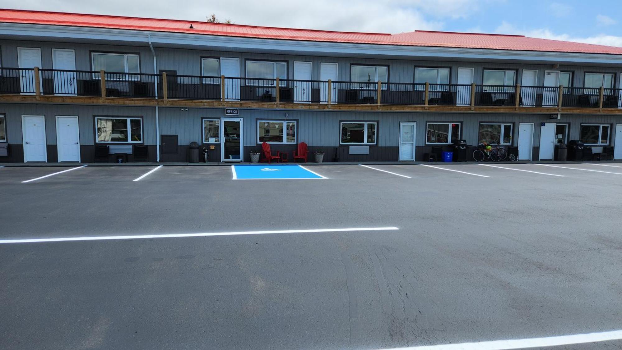 Outdoorsman Motel Wawa Exteriör bild